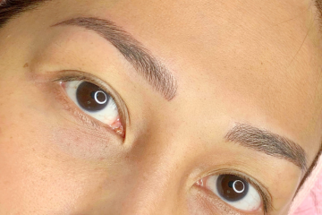 microblading eyebrows